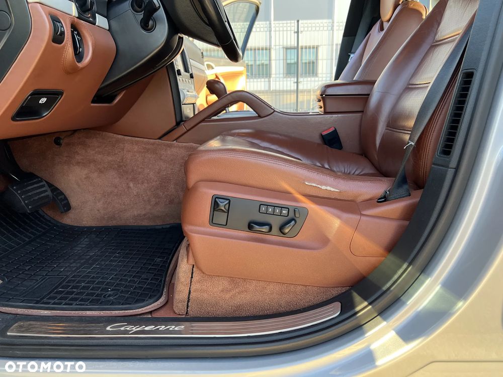 Porsche Cayenne - 15