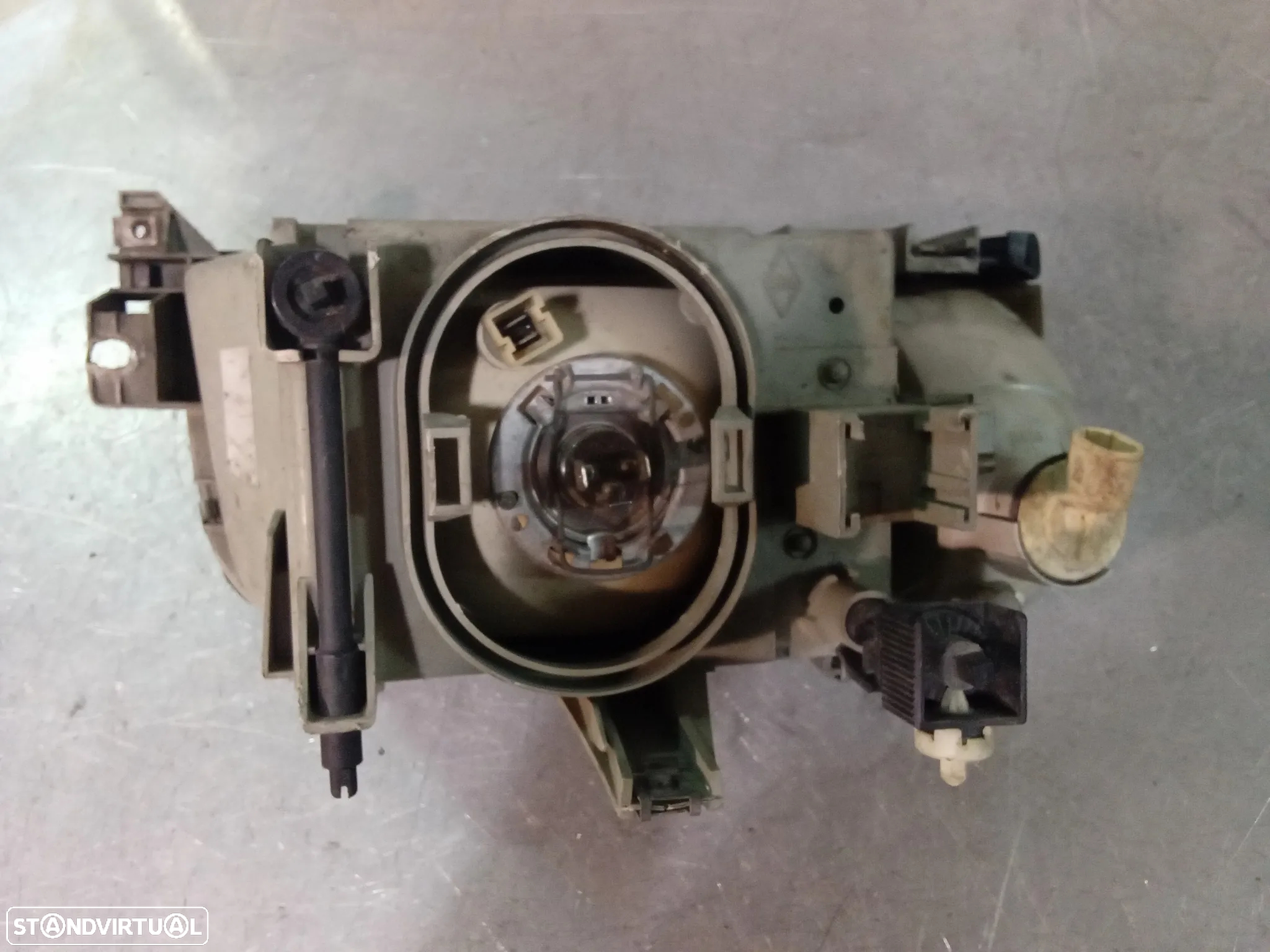 ÓTICA / FAROL RENAULT CLIO I - ESQUERDO / DIREITO - 2