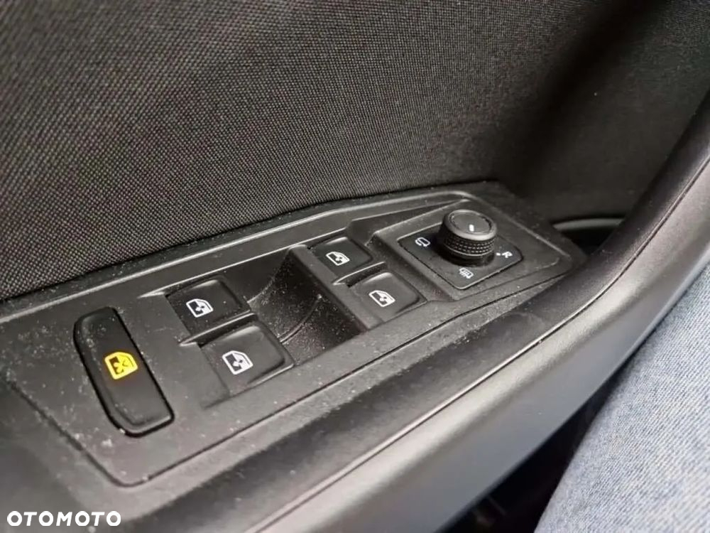 Volkswagen T-Roc 1.5 TSI Life DSG - 25