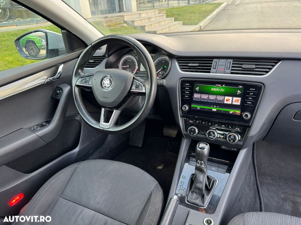 Skoda Octavia 2.0 TDI DSG Ambition - 8