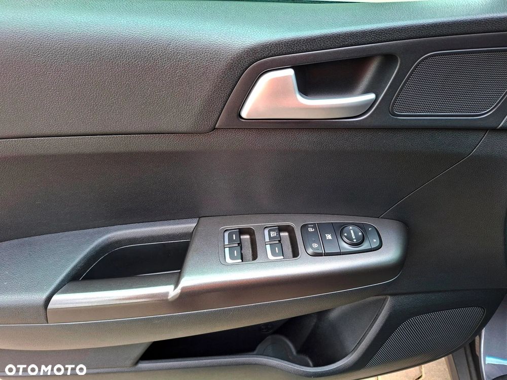 Kia Sportage 1.6 GDI 2WD Attract - 33