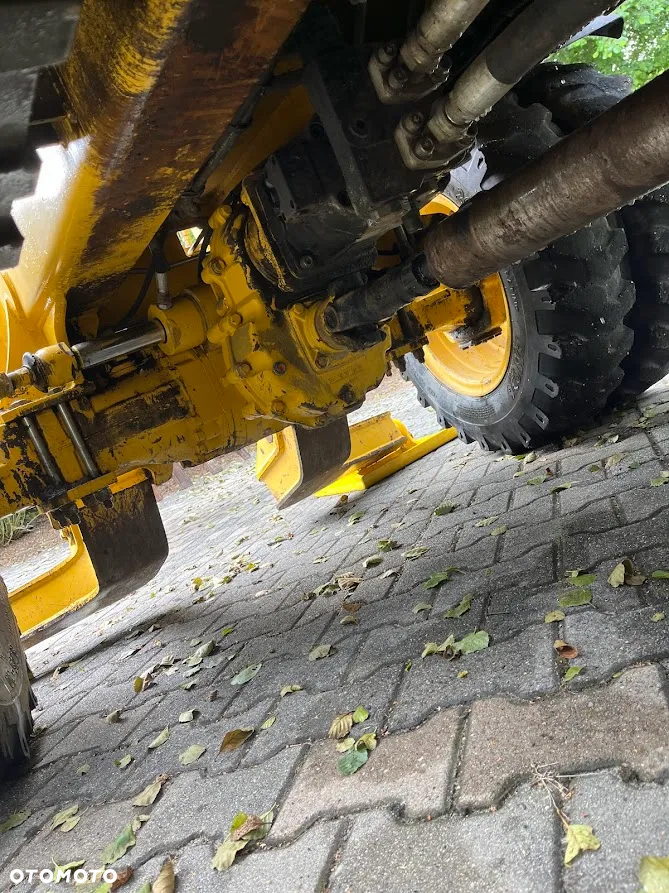 Komatsu 98MR - 12