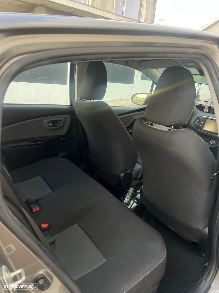 Toyota Yaris 1.5 HSD Exclusive - 4