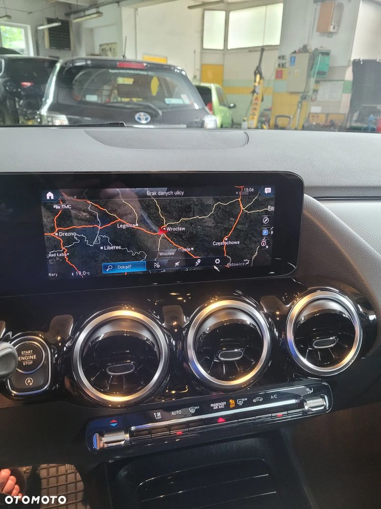 Mercedes-Benz GLA 200 - 11
