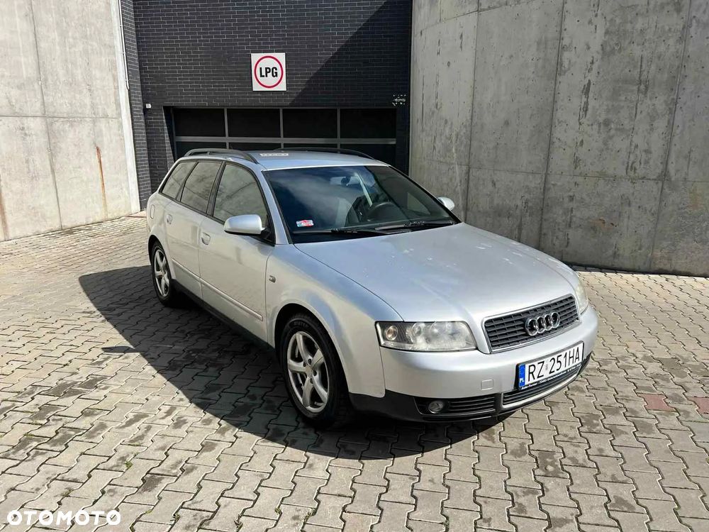 Audi A4 - 1
