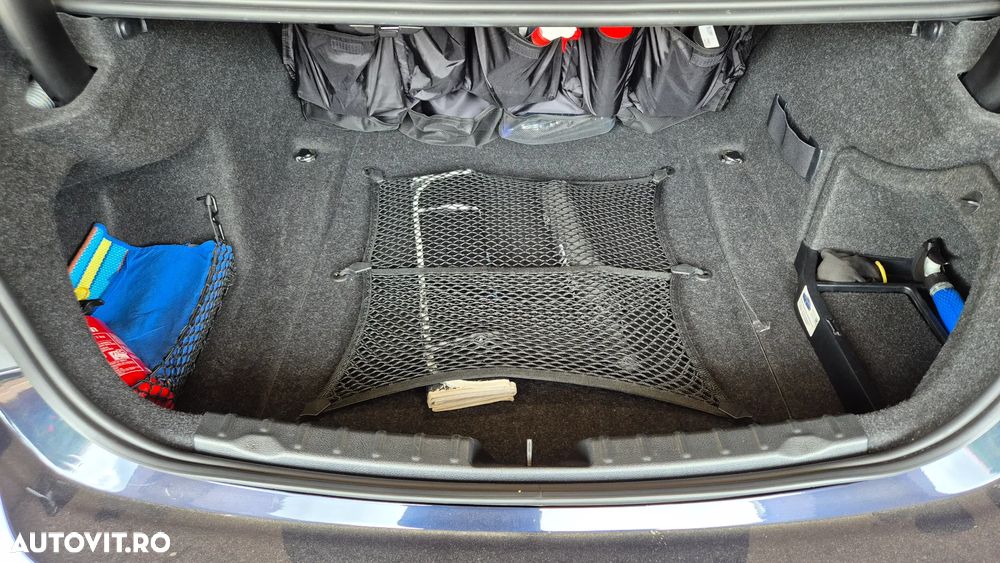 BMW Seria 3 320i xDrive Aut. M Sport - 32