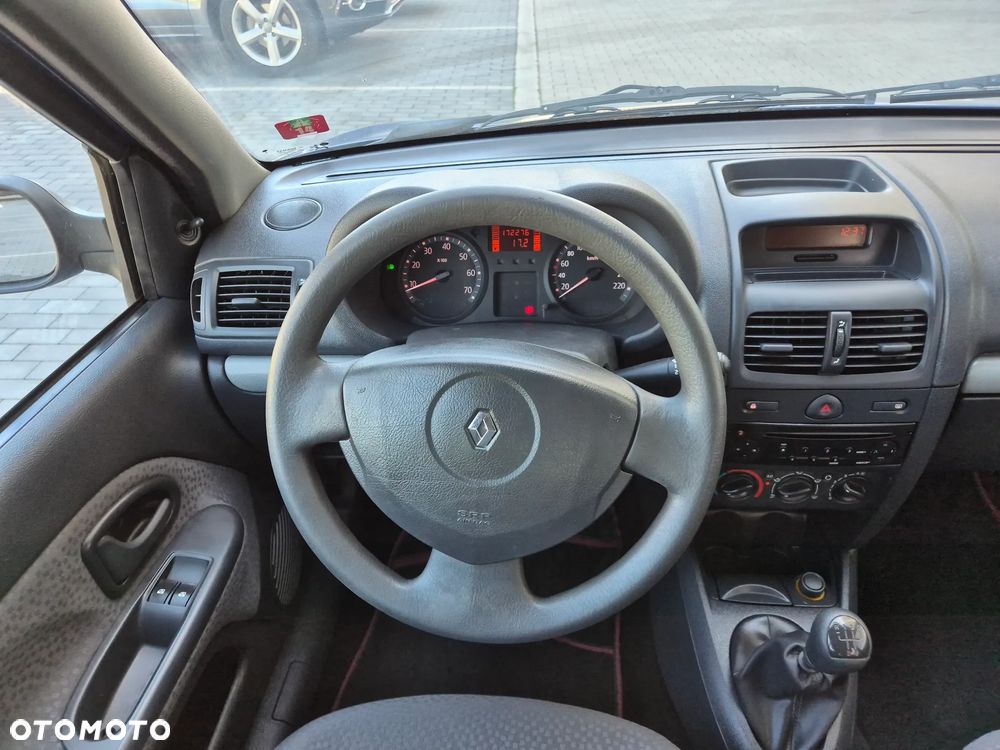 Renault Clio 1.2 16V Privilege - 8