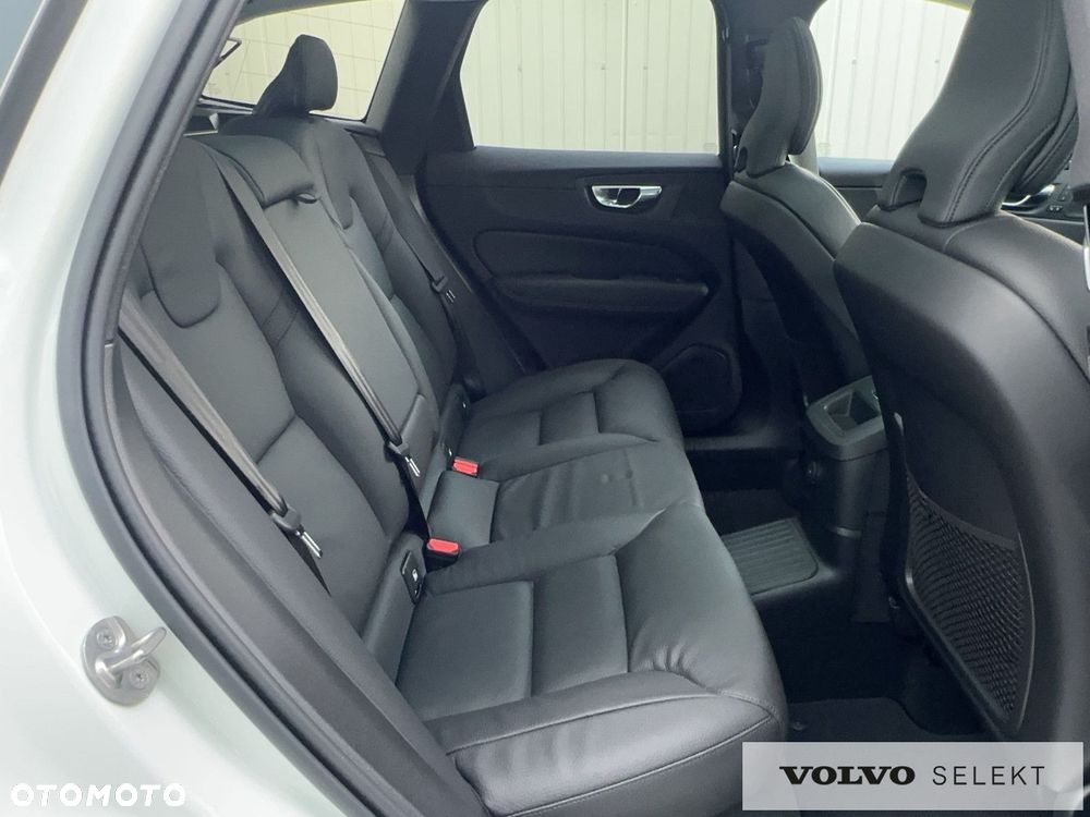 Volvo XC 60 T6 Plug-In Hybrid AWD Plus Dark - 25