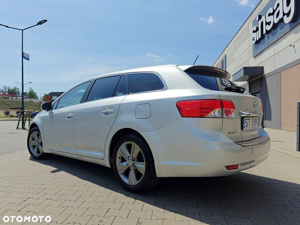 Toyota Avensis 2.0 D-4D Premium - 3