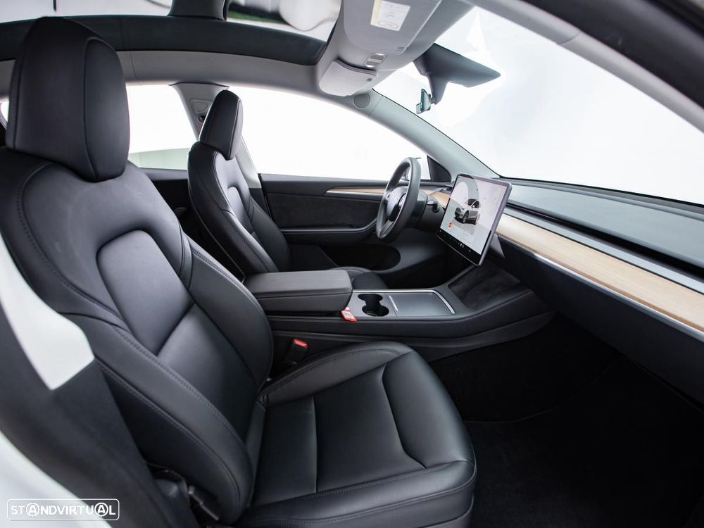 Tesla Model Y Long Range Dual Motor AWD - 11