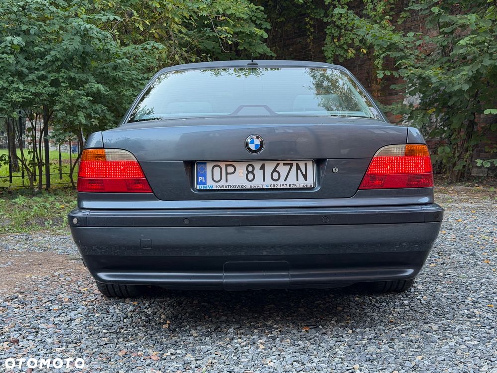 BMW Seria 7 728i L - 12