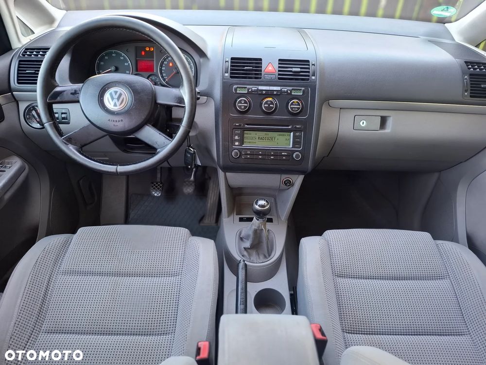 Volkswagen Touran 2.0 FSI Goal - 9
