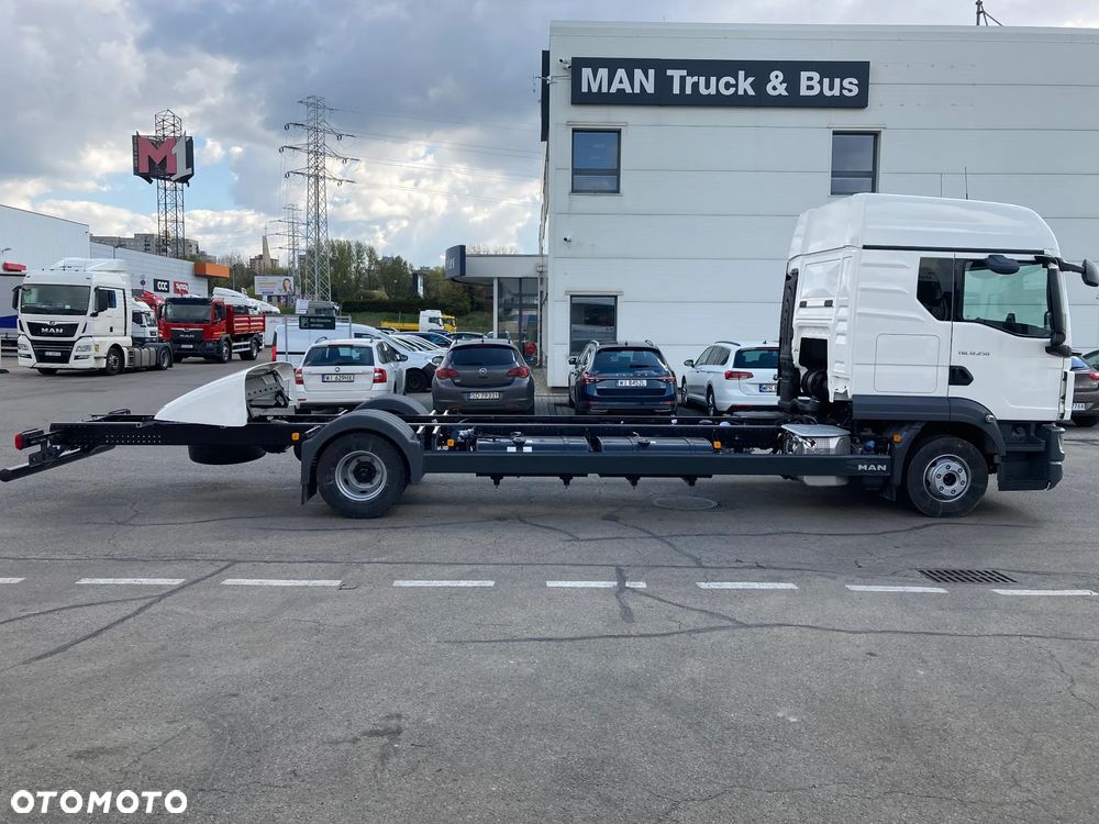 MAN MAN TGL 12.250 4x2 BL CH - 5