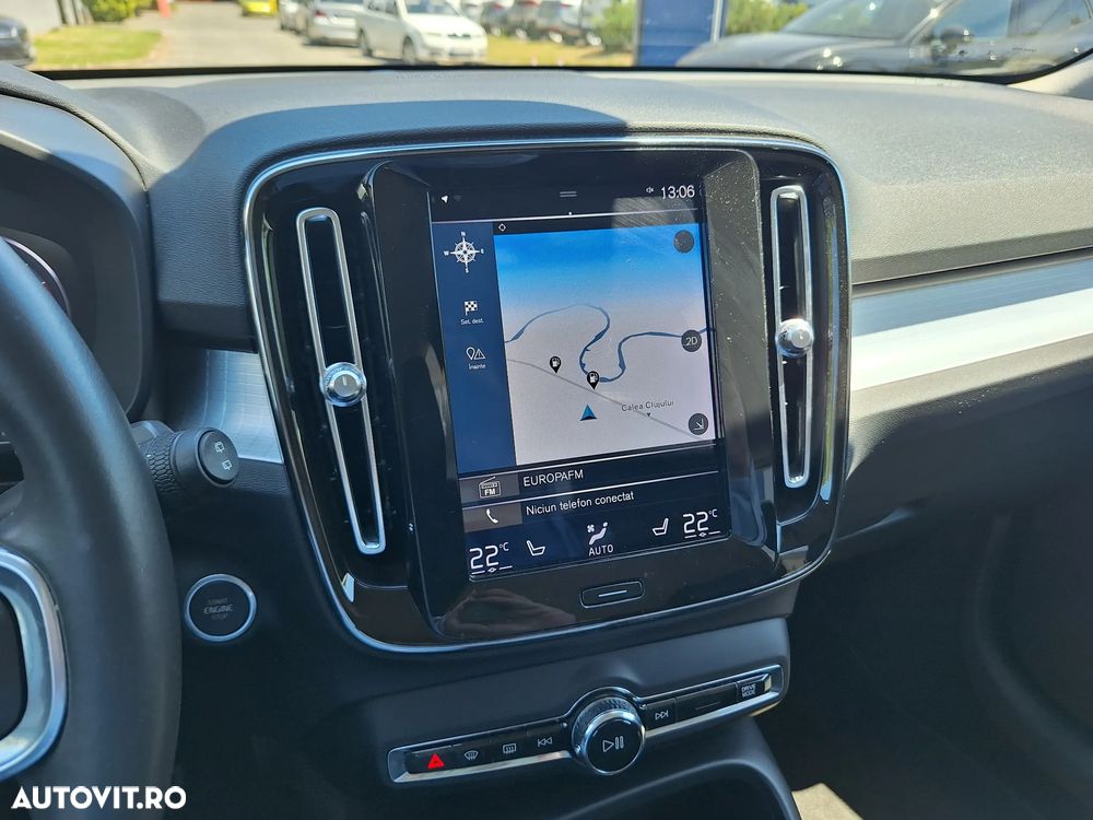 Volvo XC 40 T4 Geartronic Momentum Pro - 25