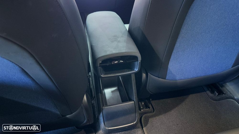 Volvo EX30 Single Motor Extended Range RWD Core - 34