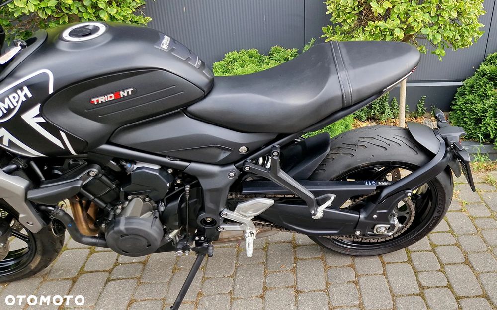 Triumph Trident - 32