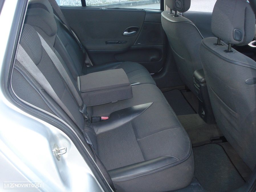 Renault Laguna Break 2.2 dCi FAP Privilege - 17