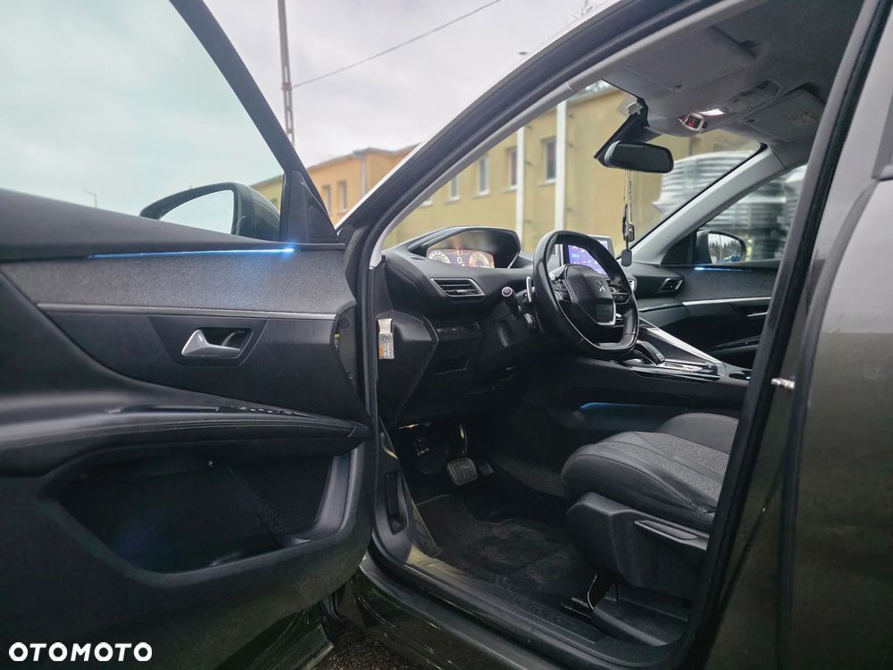 Peugeot 3008 1.6 BlueHDi Active S&S EAT6 - 26