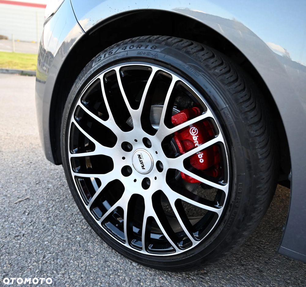 Hyundai Veloster - 33