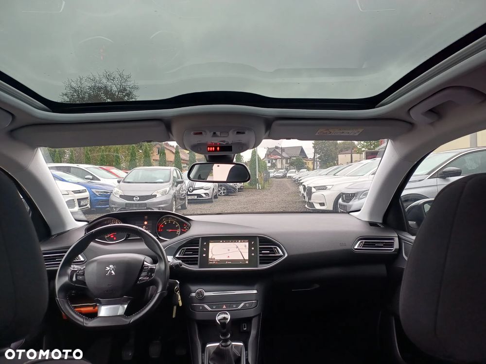 Peugeot 308 SW PureTech 110 Stop & Start Allure - 26