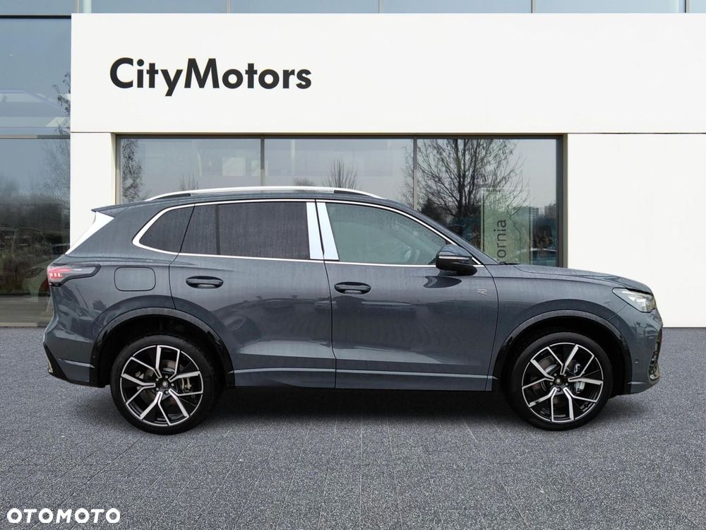 Volkswagen Tiguan - 2