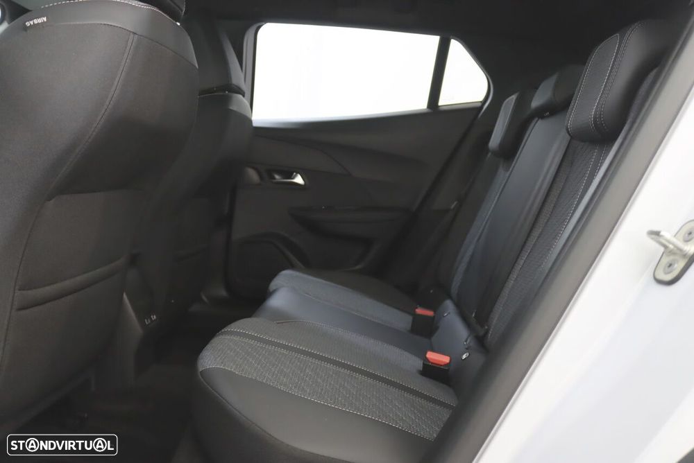 Peugeot e-2008 54 kWh Allure - 8