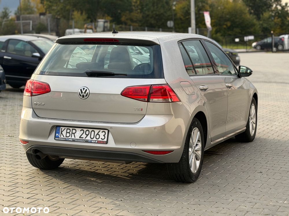 Volkswagen Golf - 2