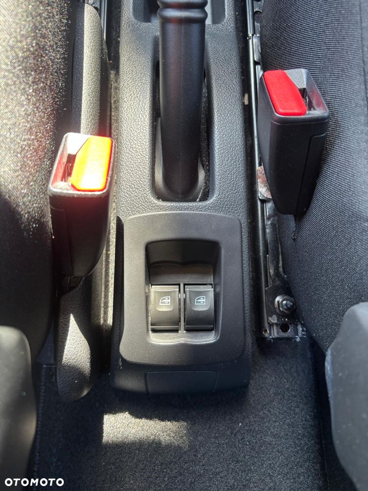 Dacia Sandero TCe 90 S&S Celebration - 22