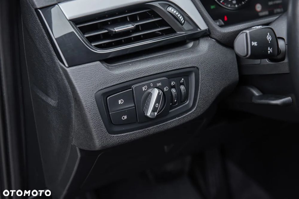 BMW X1 sDrive20d Sport Line - 17