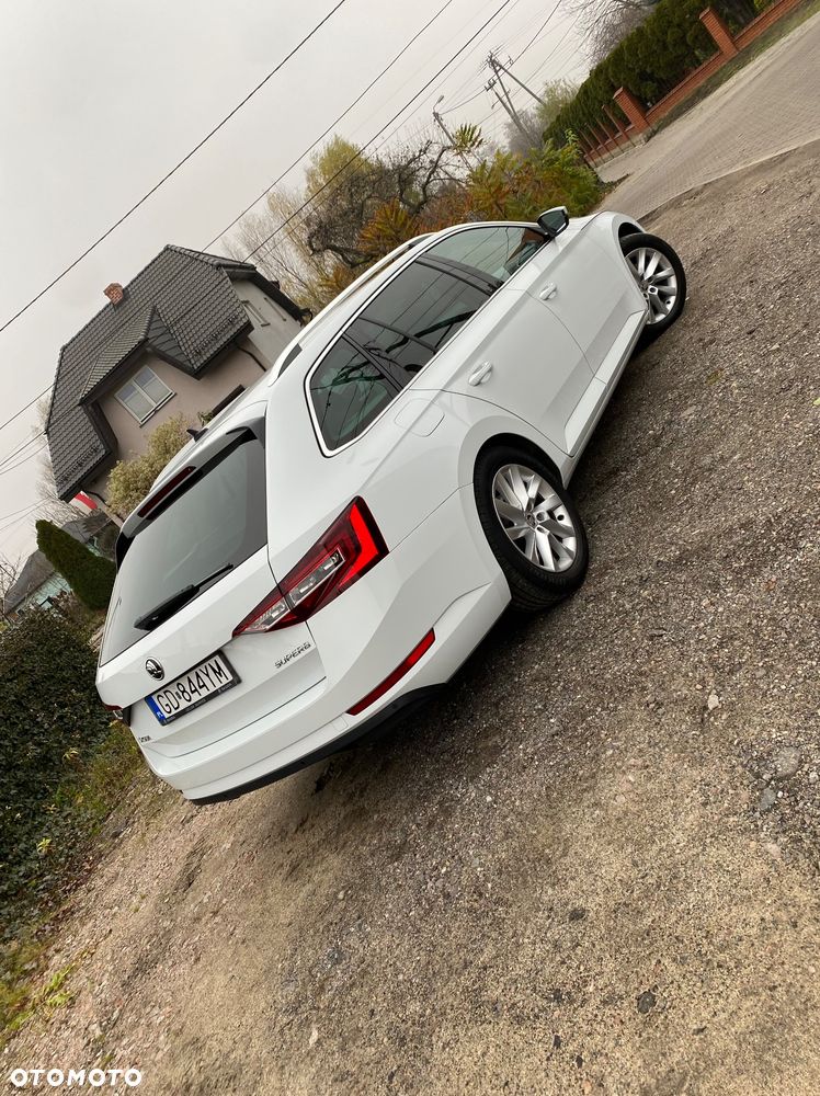 Skoda Superb 2.0 TDI Style - 4