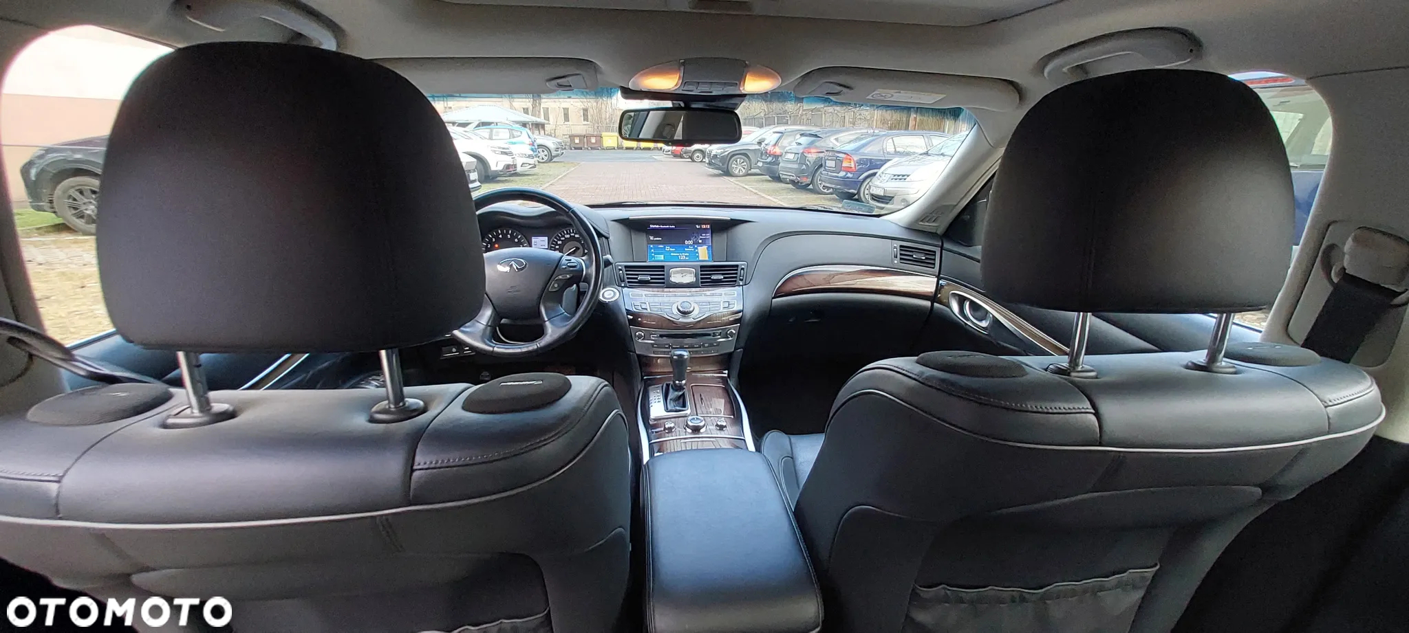 Infiniti Q70 Hybrid Premium Tech - 11