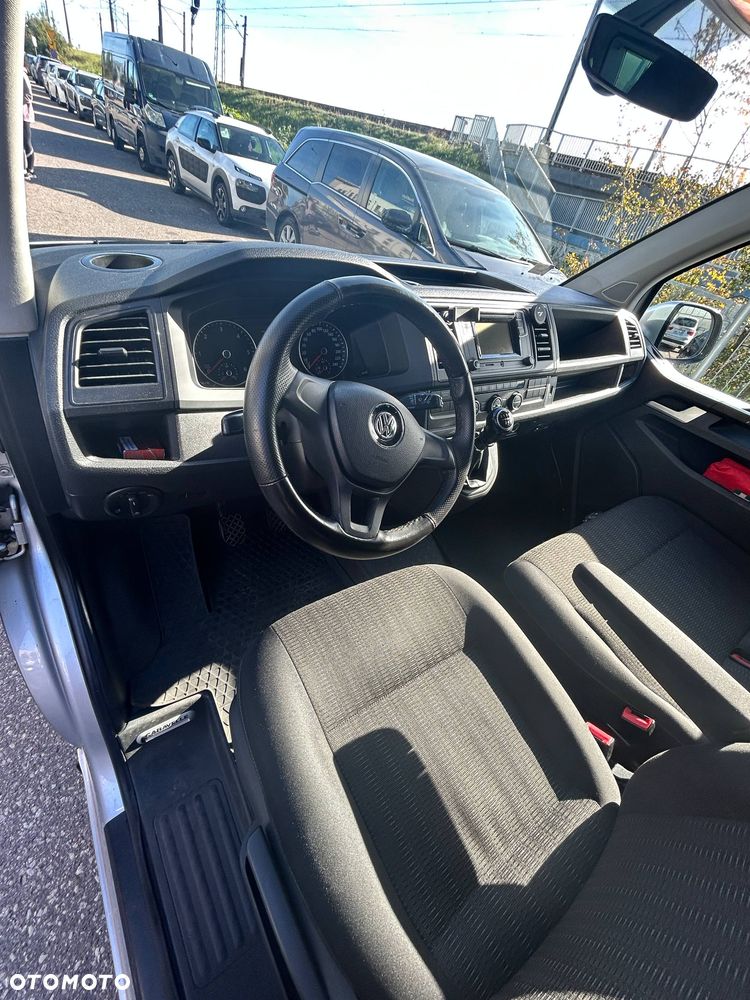 Volkswagen Caravelle - 11