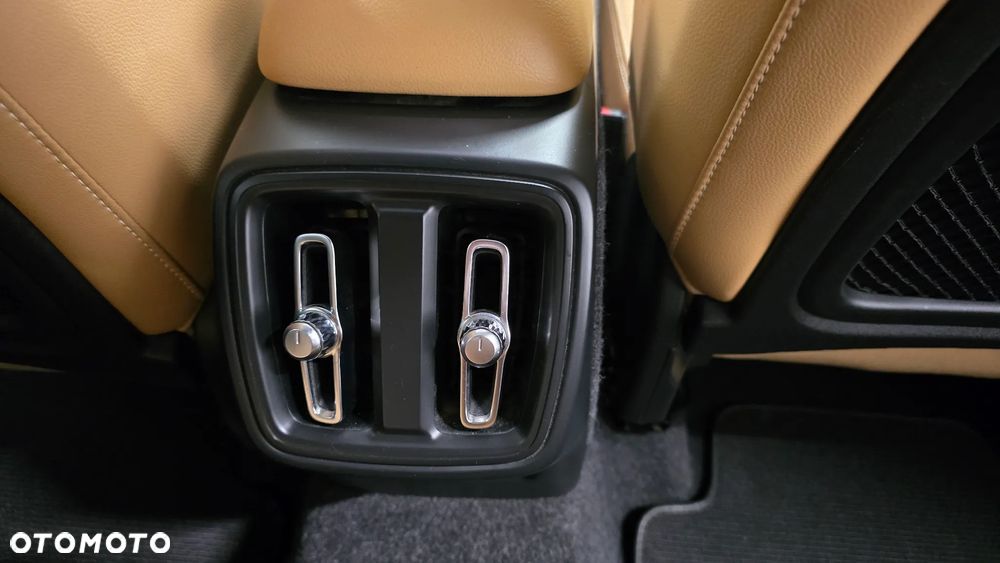 Volvo XC 40 D4 AWD Inscription - 15