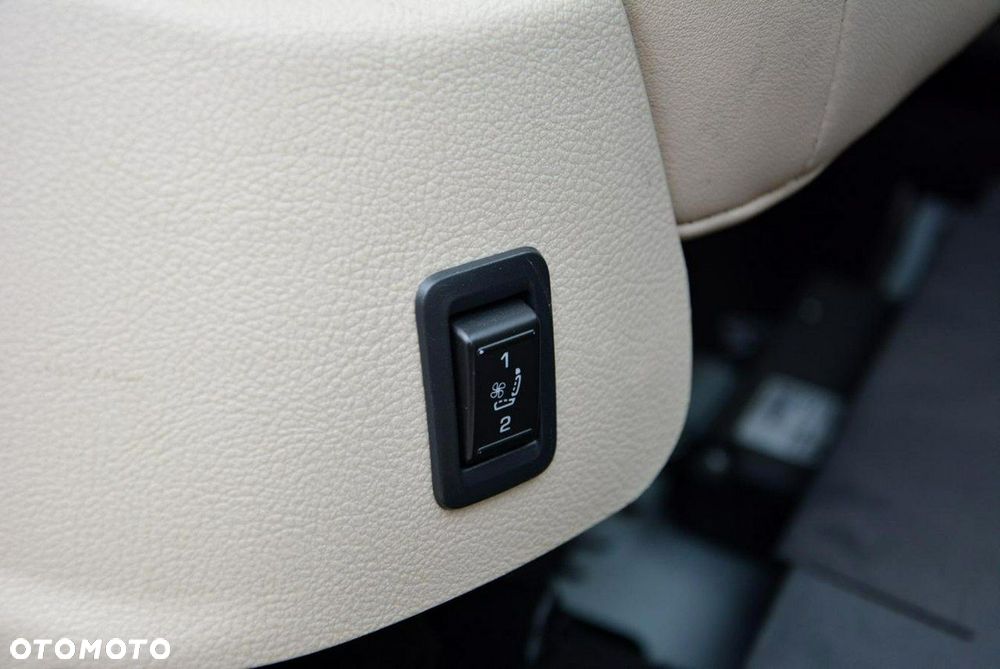 Skoda Superb 2.0 TDI DSG L&K - 23