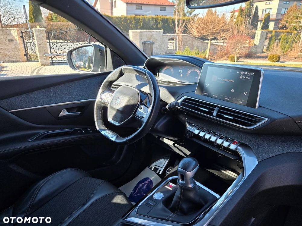 Peugeot 3008 1.2 PureTech Allure S&S - 9