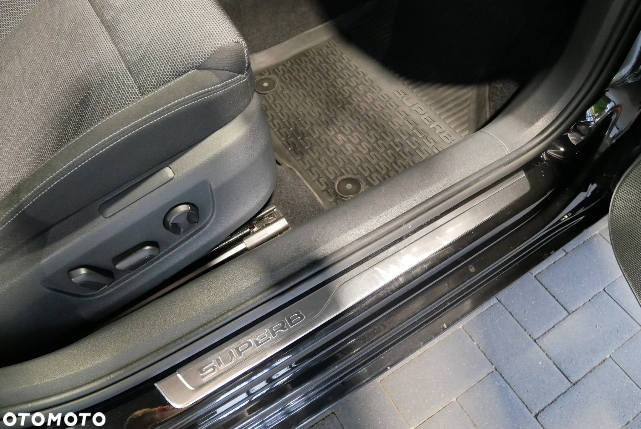 Skoda Superb 2.0 TDI DSG Style - 32
