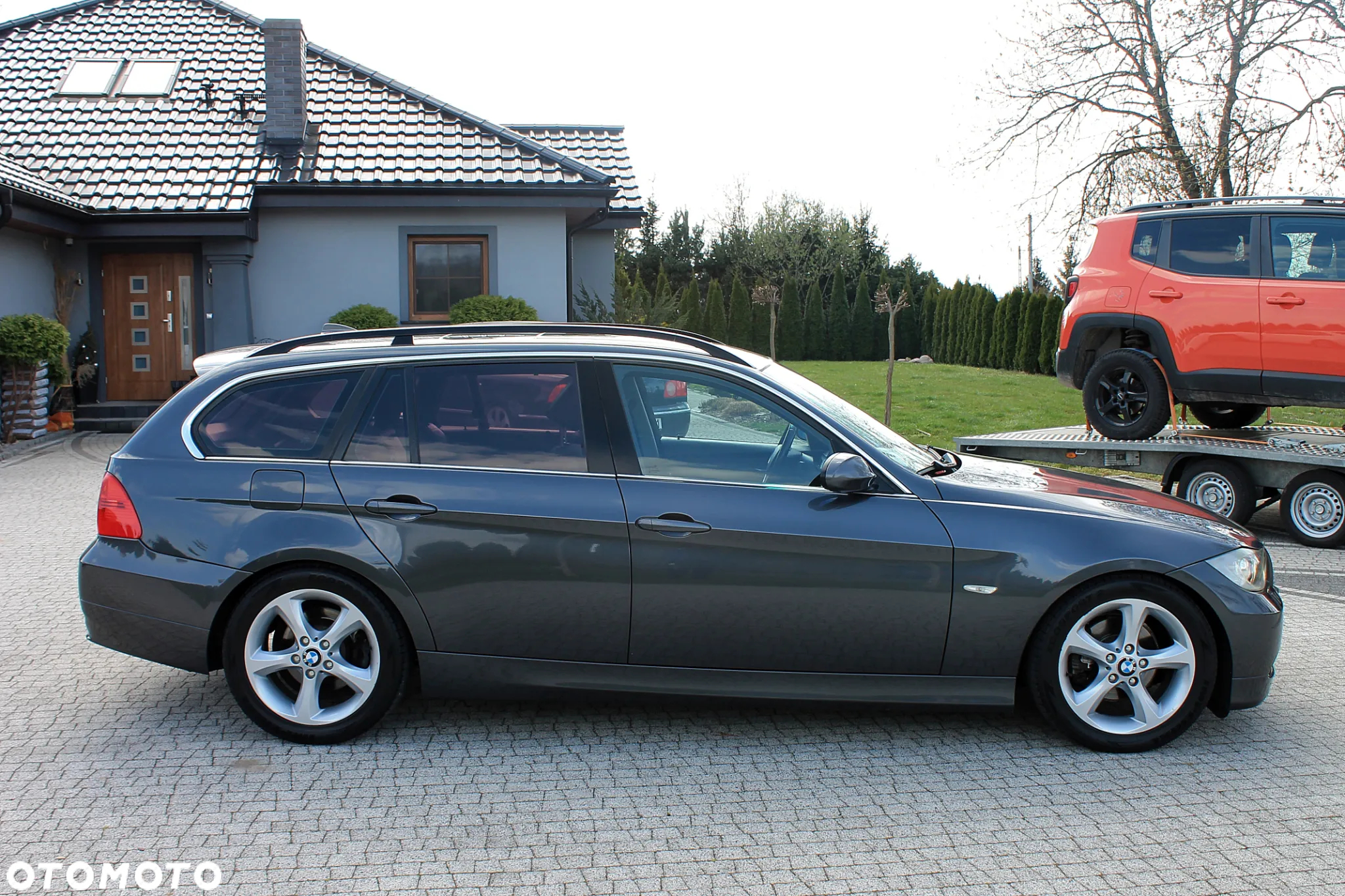 BMW Seria 3 325i Touring - 28
