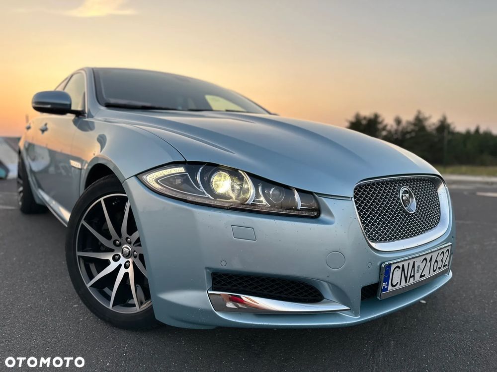 Jaguar XF 3.0 V6 D Luxury - 12