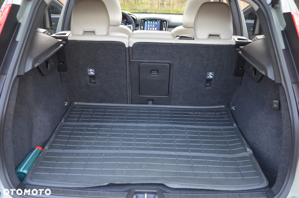 Volvo XC 40 B5 B AWD Ultimate Dark - 27