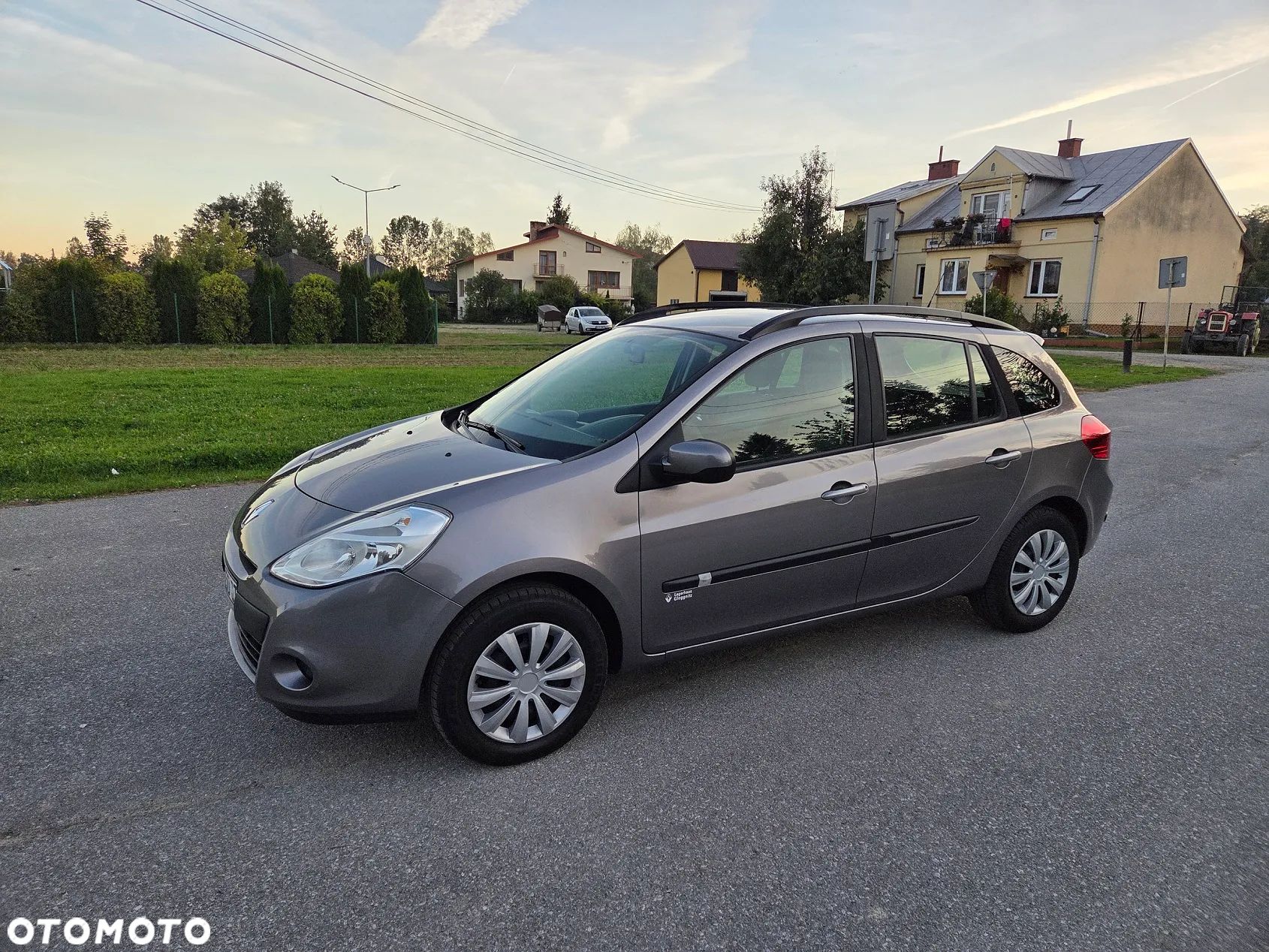 Renault Clio 1.2 16V All Inclusive - 1