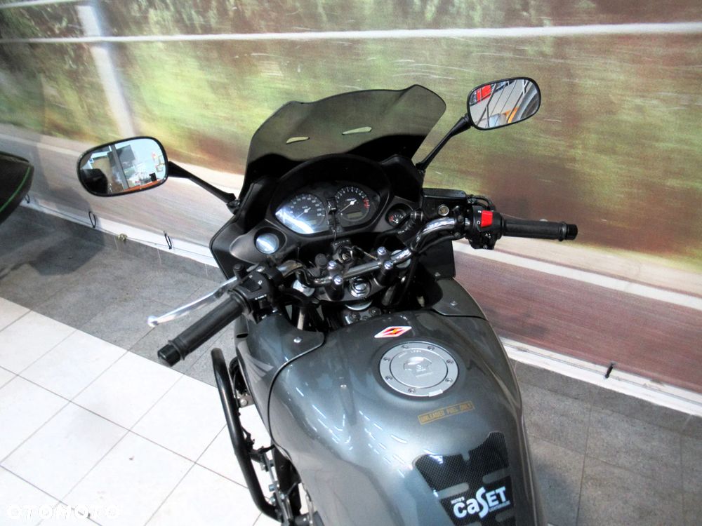Honda CBF - 10