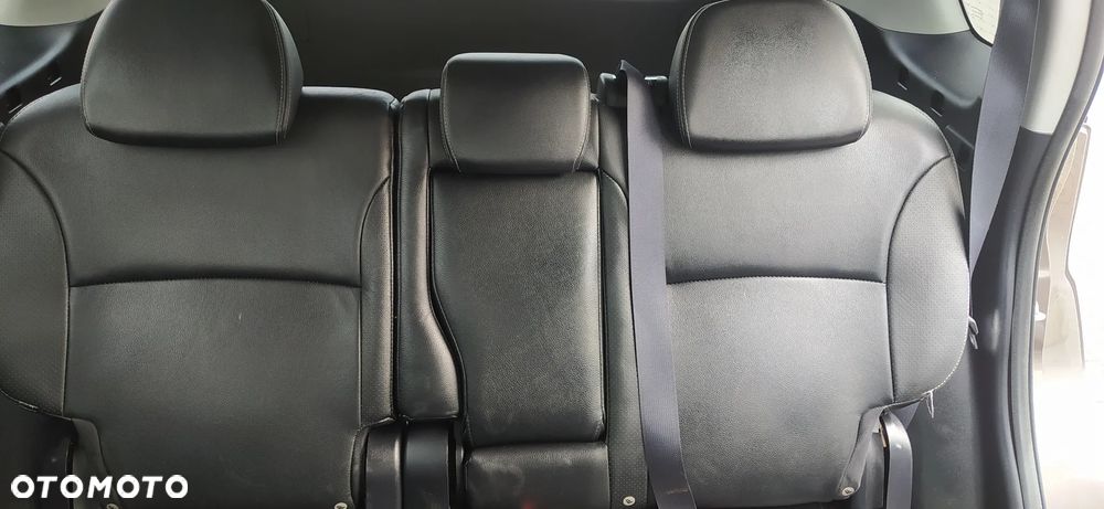 Mitsubishi Outlander - 10