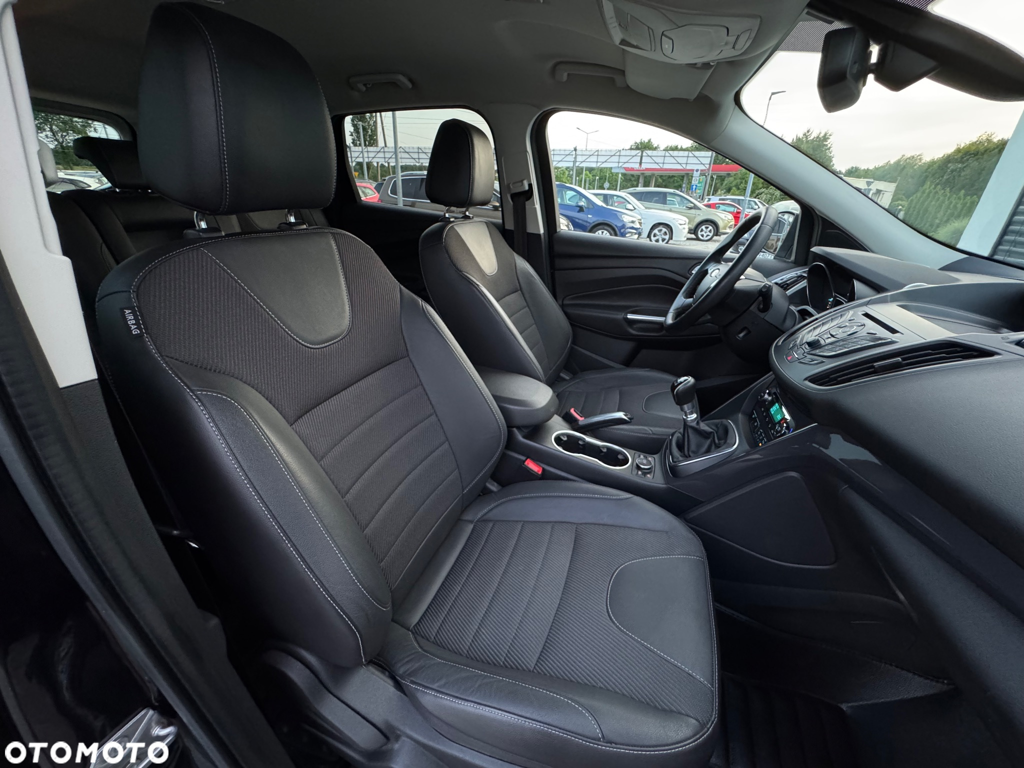 Ford Kuga 1.6 EcoBoost 2x4 Titanium - 19