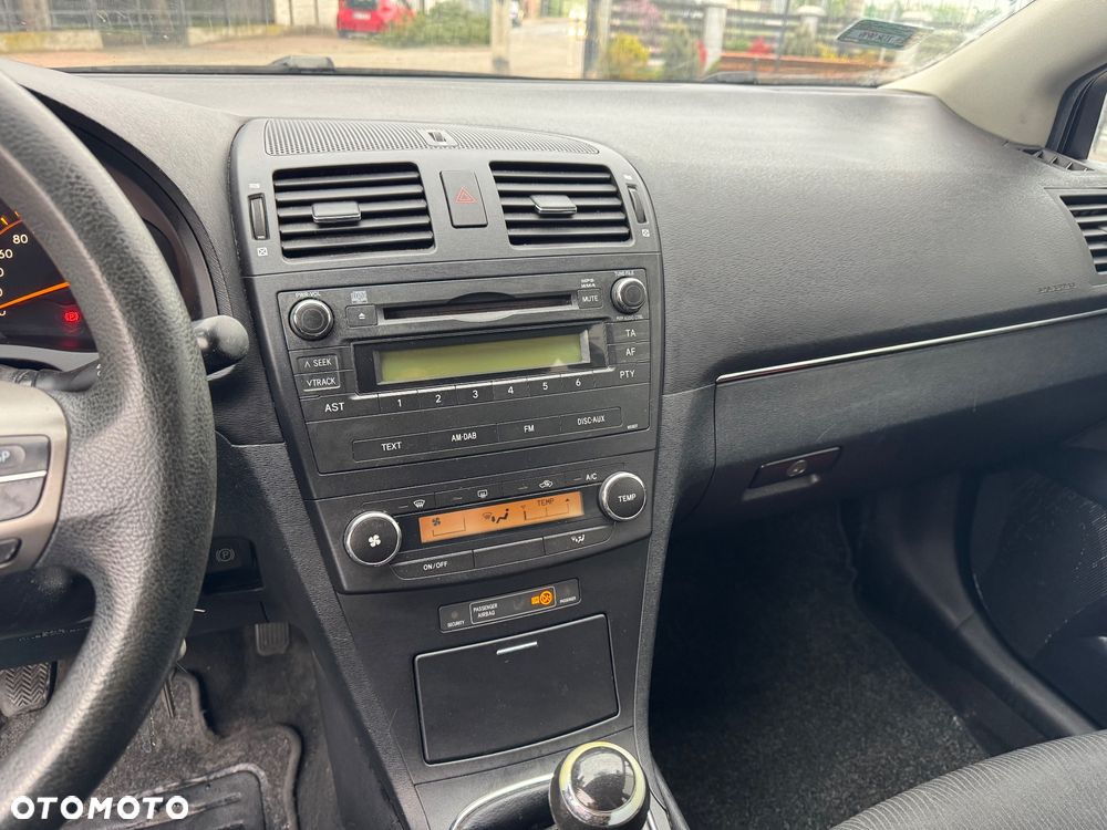 Toyota Avensis - 24