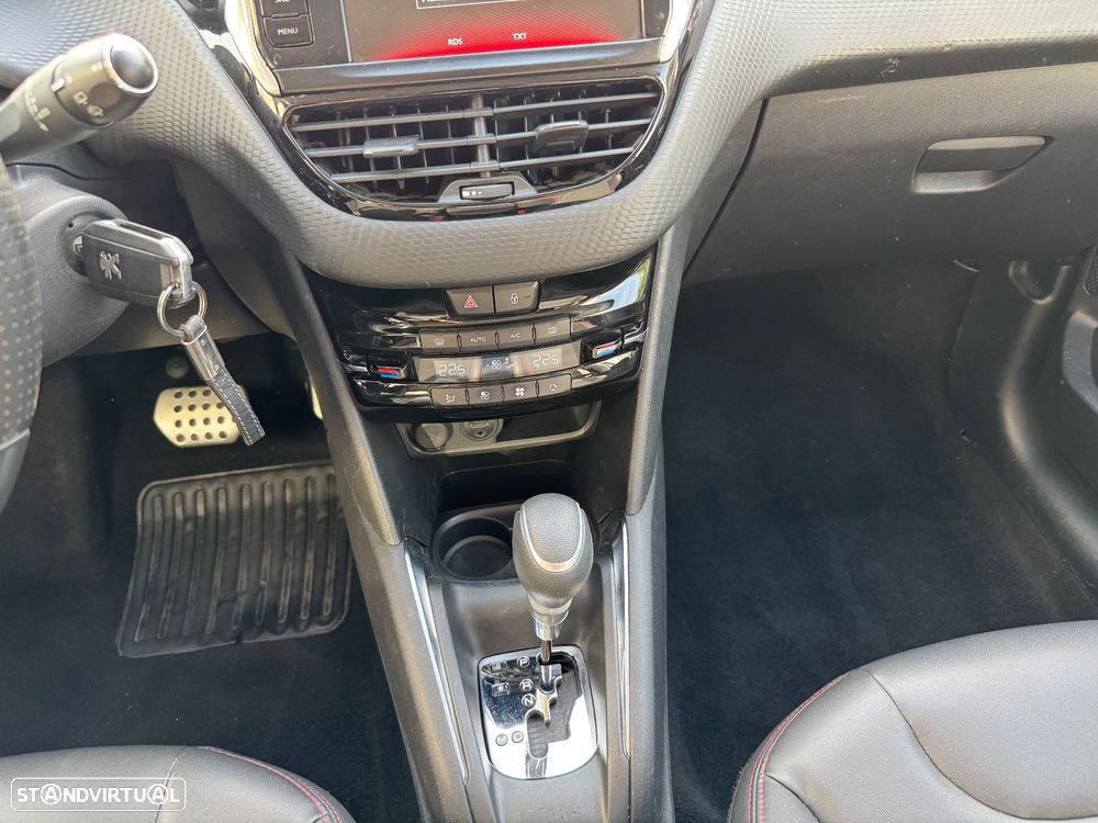 Peugeot 208 1.2 PureTech GT Line EAT6 - 26