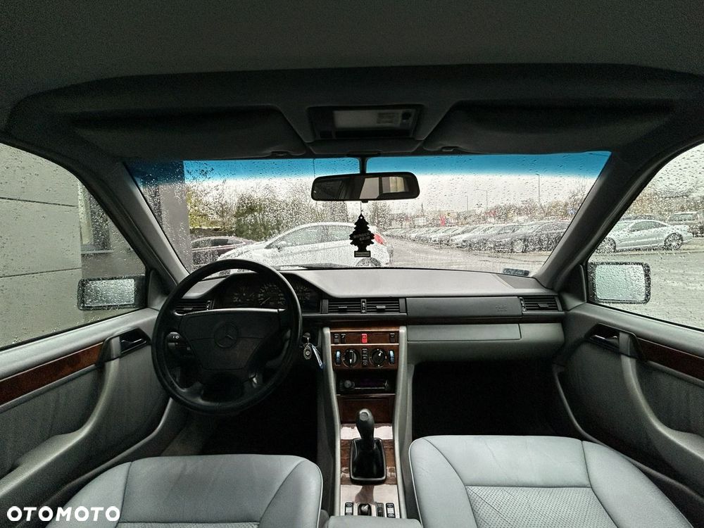 Mercedes-Benz Klasa E 200 Avantgarde - 10