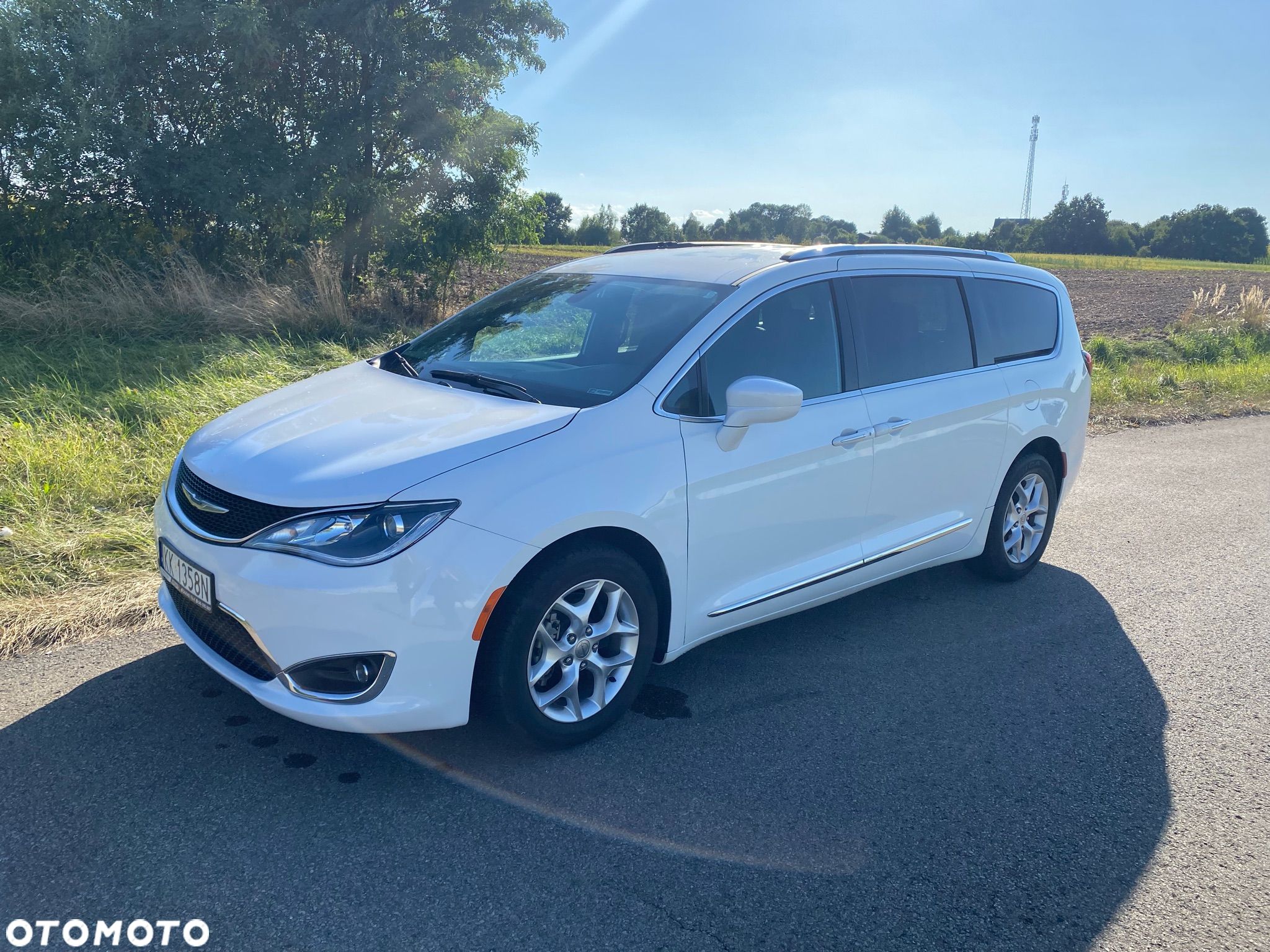 Chrysler Pacifica - 1