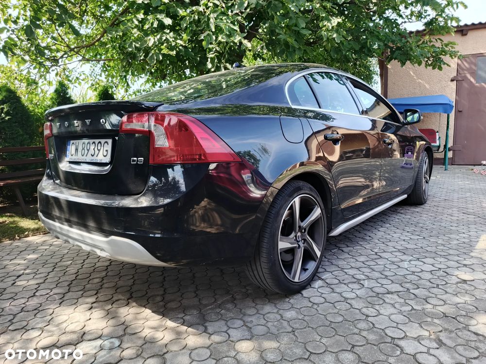 Volvo S60 D3 R-Design - 2