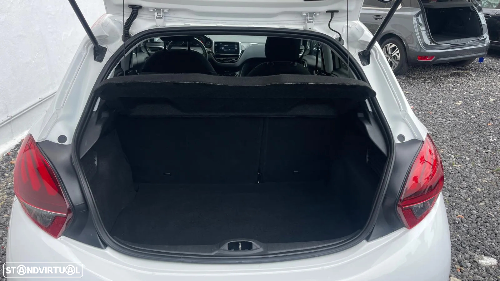 Peugeot 208 1.2 VTi SE Style - 21