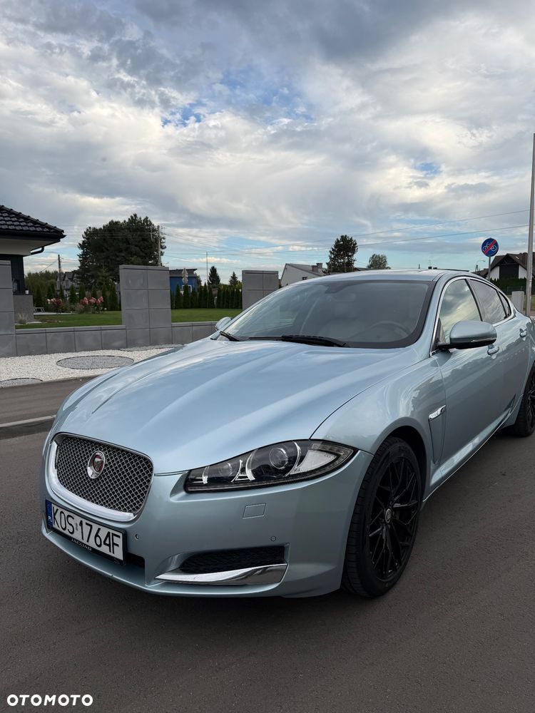 Jaguar XF 2.0 T Premium Luxury - 2